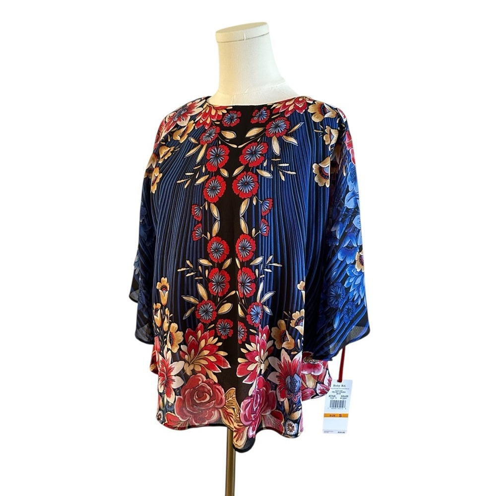 👉 New Directions Floral Blouse - Navy and Crimson
